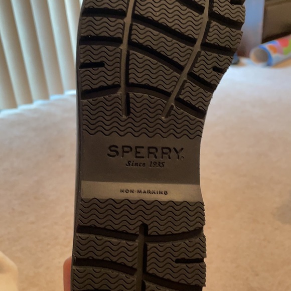 Brand NEW. Never worn Men’s Black Sperry Mid Shoes size 12